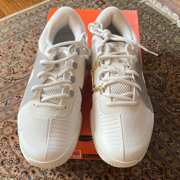 Nike Zoom GP Challenge 1 HC PRM - Men’s 8 Phantom/Metallic Pewter (NEW IN BOX) - Picture 2 of 6